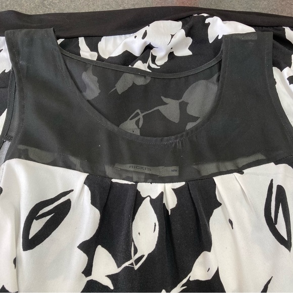 Ricki’s Size Medium Black and White Tank Top - Picture 2 of 7